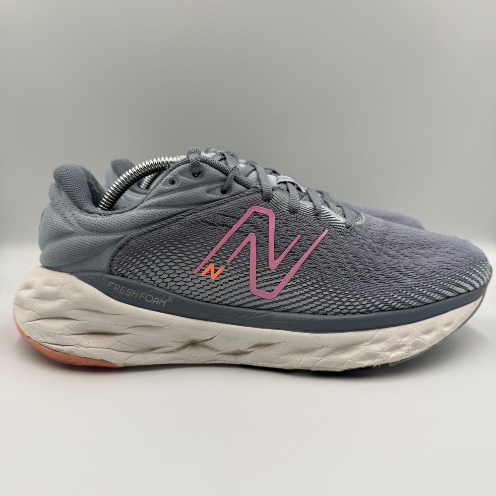 New Balance Fresh Foam More v4 Women's Size 11‎ Running Shoes Grey Pink Sneakers